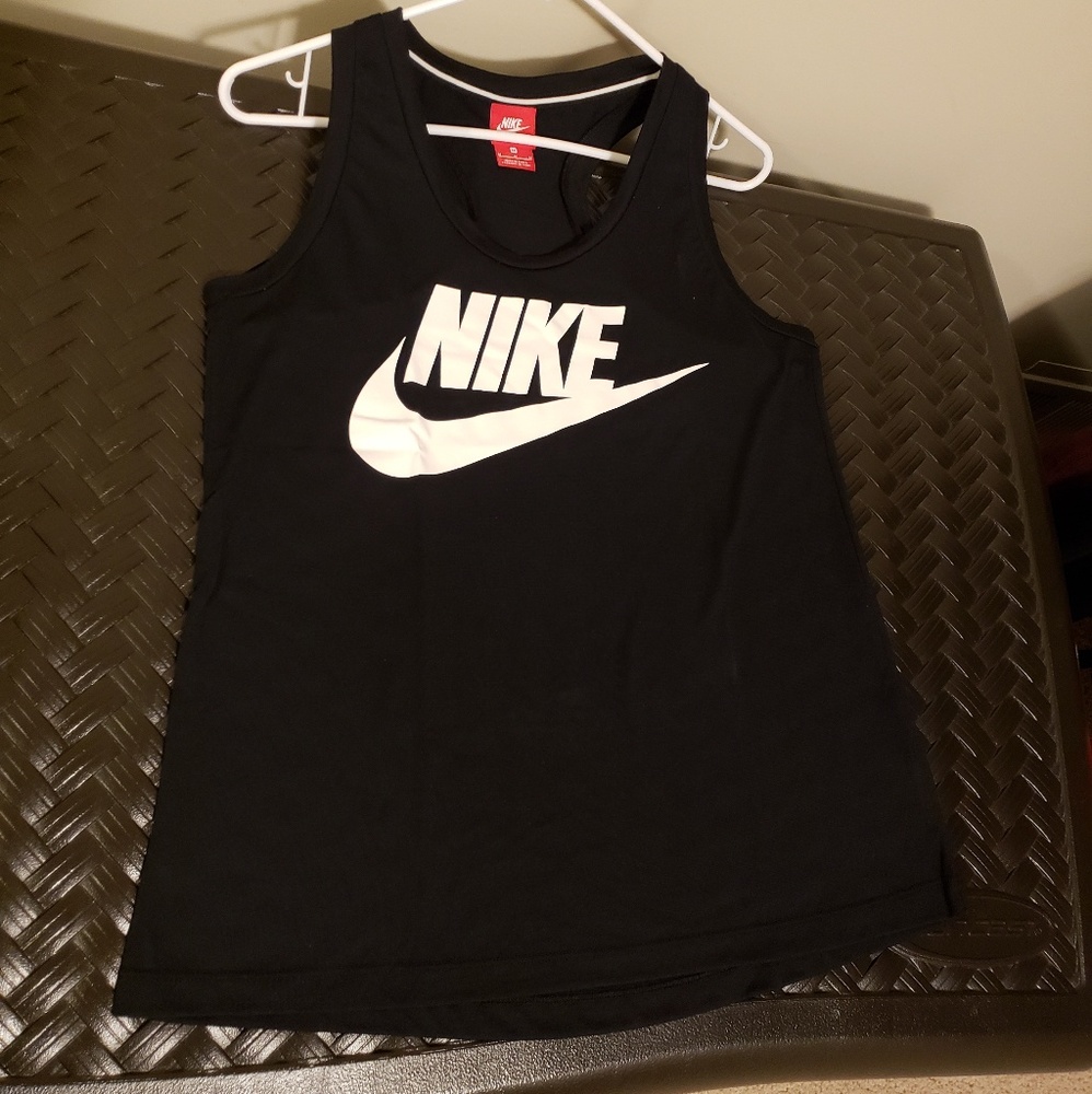 Nike tank